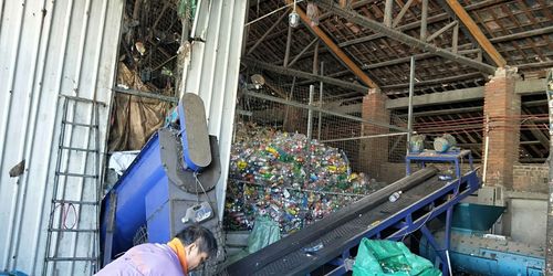 义乌常务副市长刘磊来到再生资源回收体系建设项目义亭分拣中心检查